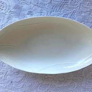 TACHIKICHI Japan Oval Serving Bowl - All White, Dune Lines